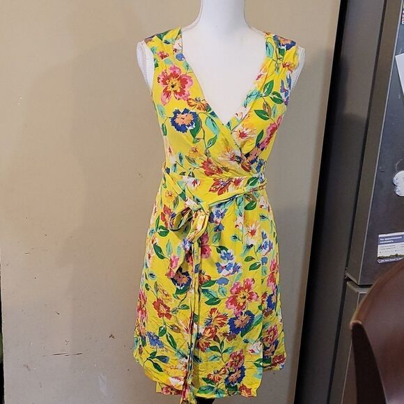 Georgeous Kate Spade ♠️ wrap around dress Size 2 - Picture 1 of 8